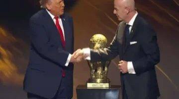 فيفنتينو يمنح ترمب جائزة فيفا للسلام تقديراً لدوره في قمة شرم الشيخ 1